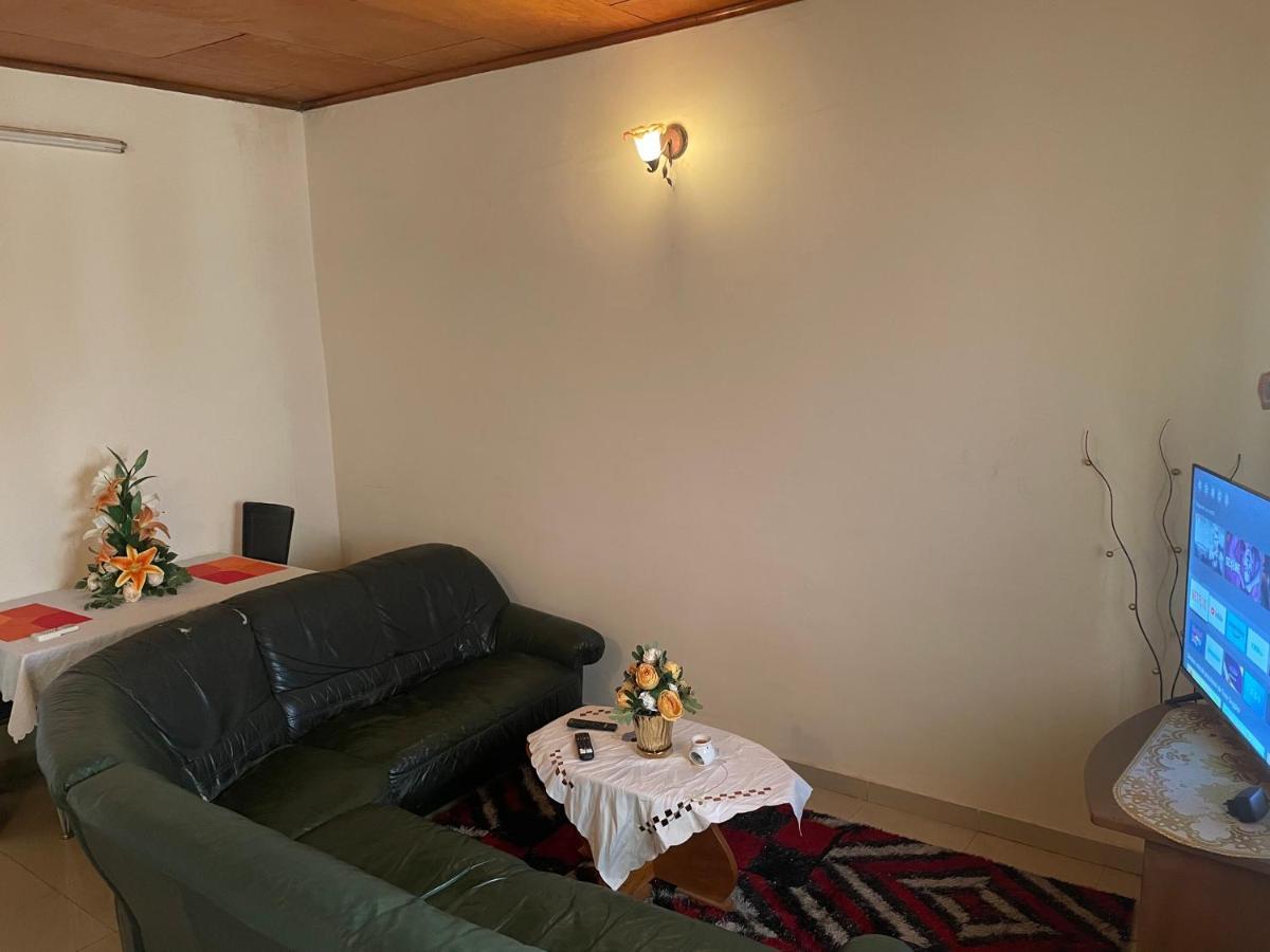 Km'S Cozy Spacious Calm Appart Meuble ياوندي المظهر الخارجي الصورة